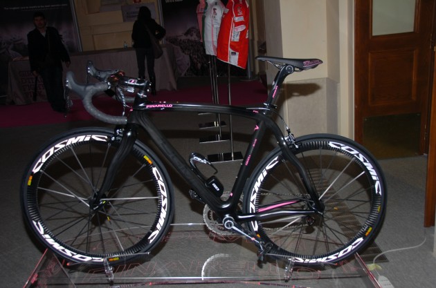 2011 Giro d'Italia Presentation - Bike with Campy Electric?