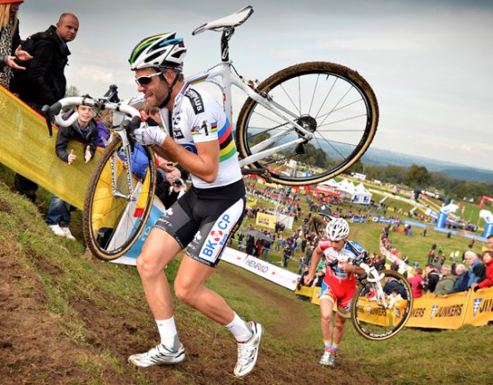 Photo: Albert and Pauwels on the run-up in Ronse. Photo: belga.