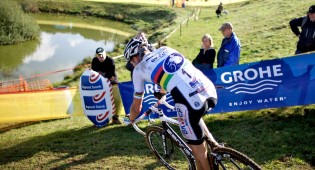 Mathieu van der Poel in Ronse, Photo: Balint.