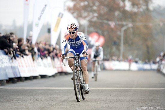 Photo: Lars van der Haar out sprints Albert for second. Photo: Balint..