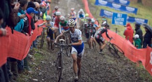 Marianne Vos leads the charge in Namur. Photo: Balint.
